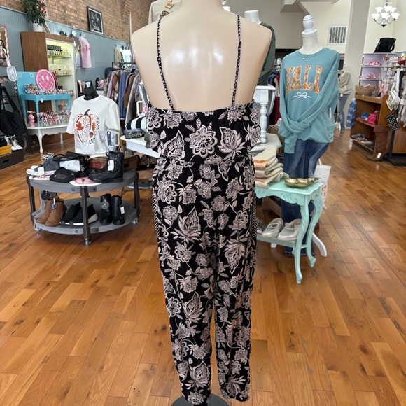 AE Spaghetti Strap Floral Print Black and White Jumpsuit Size Small - Picture 4 of 6